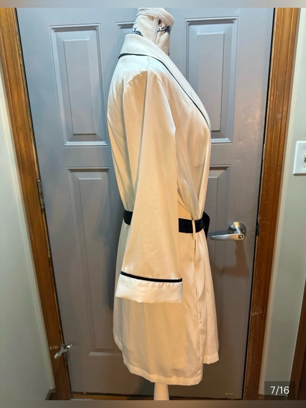 Kate Spade- White black “Mrs” satin robe with belt, XL
